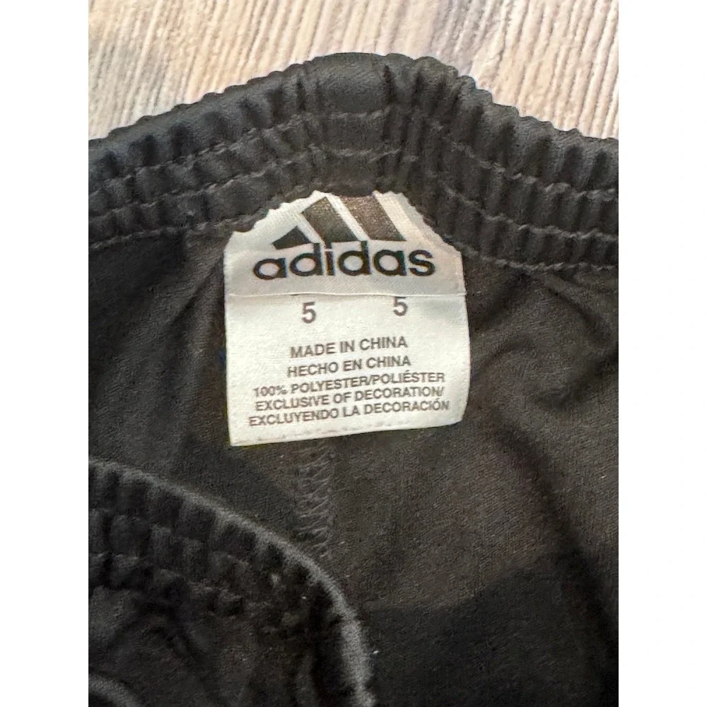 Adidas‎ kids shorts, size 5 soccer shorts, athletic shorts, boys athletic wear